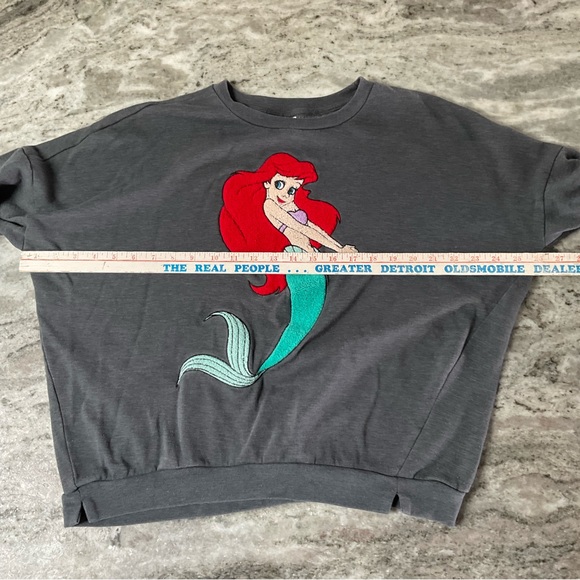 The Little Mermaid Disney pullover sweatshirt size XL (J1) Juniors - Picture 6 of 8